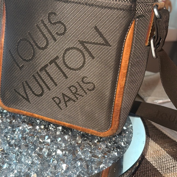 Louis Vuitton Damien Giaant Citadin Brown Canvas Messenger Bag with Tan Trim - Picture 8 of 16